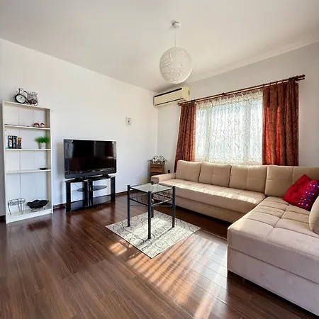 Rix Apartment *